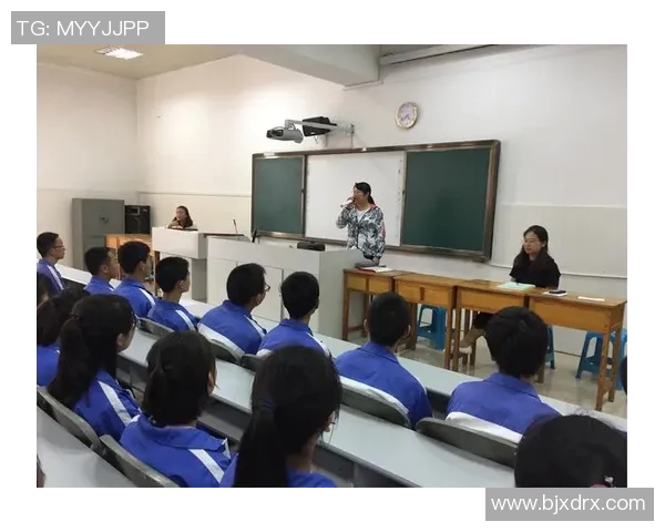 足球球星与儿女的亲情故事：绿茵场上的爱与陪伴